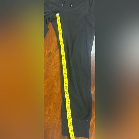 Black Lululemon Soft Jersey Classic-Fit Mid-Rise Jogger, size small - Picture 2 of 4